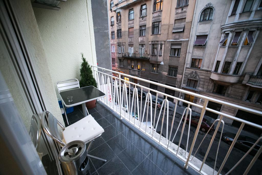 Budapest Downtown Apartments With Balcony & Optional Garage & Restaurant In The Building Zimmer foto