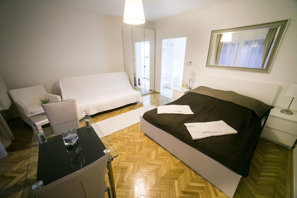Budapest Downtown Apartments With Balcony & Optional Garage & Restaurant In The Building Zimmer foto
