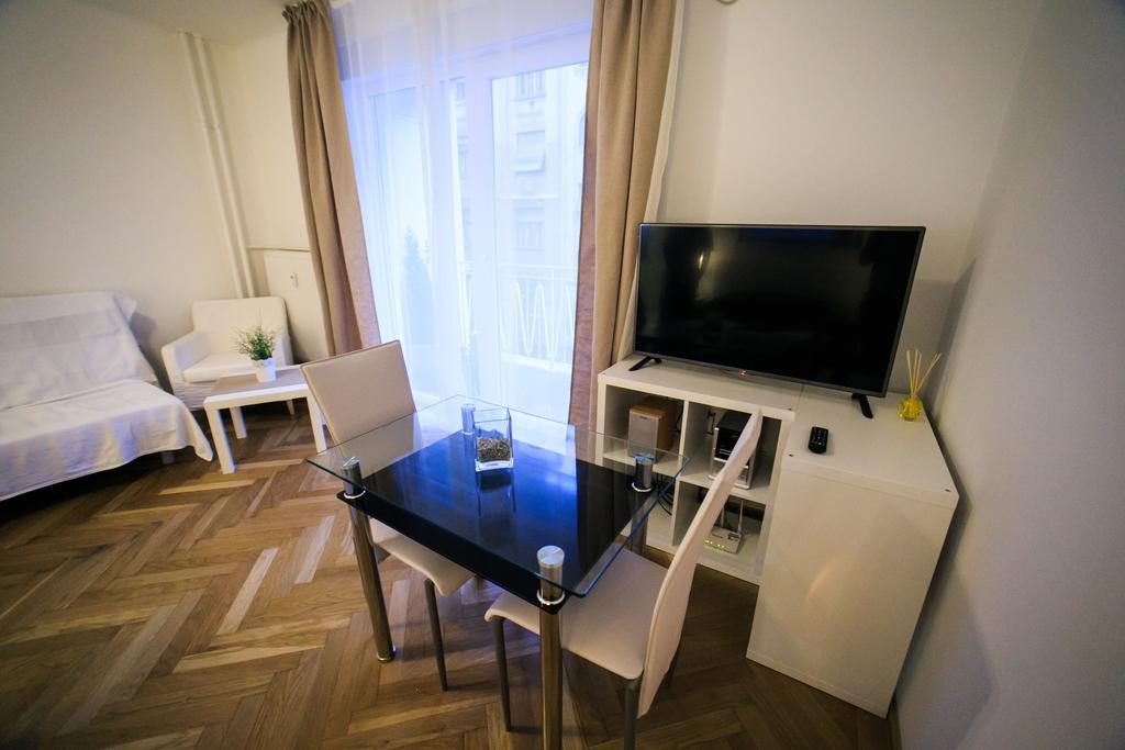 Budapest Downtown Apartments With Balcony & Optional Garage & Restaurant In The Building Zimmer foto